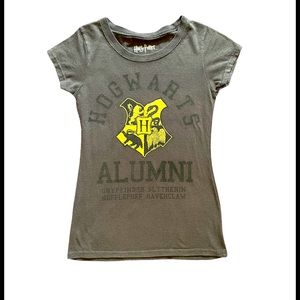 4/$15 Hogwarts Alumni Tshirt